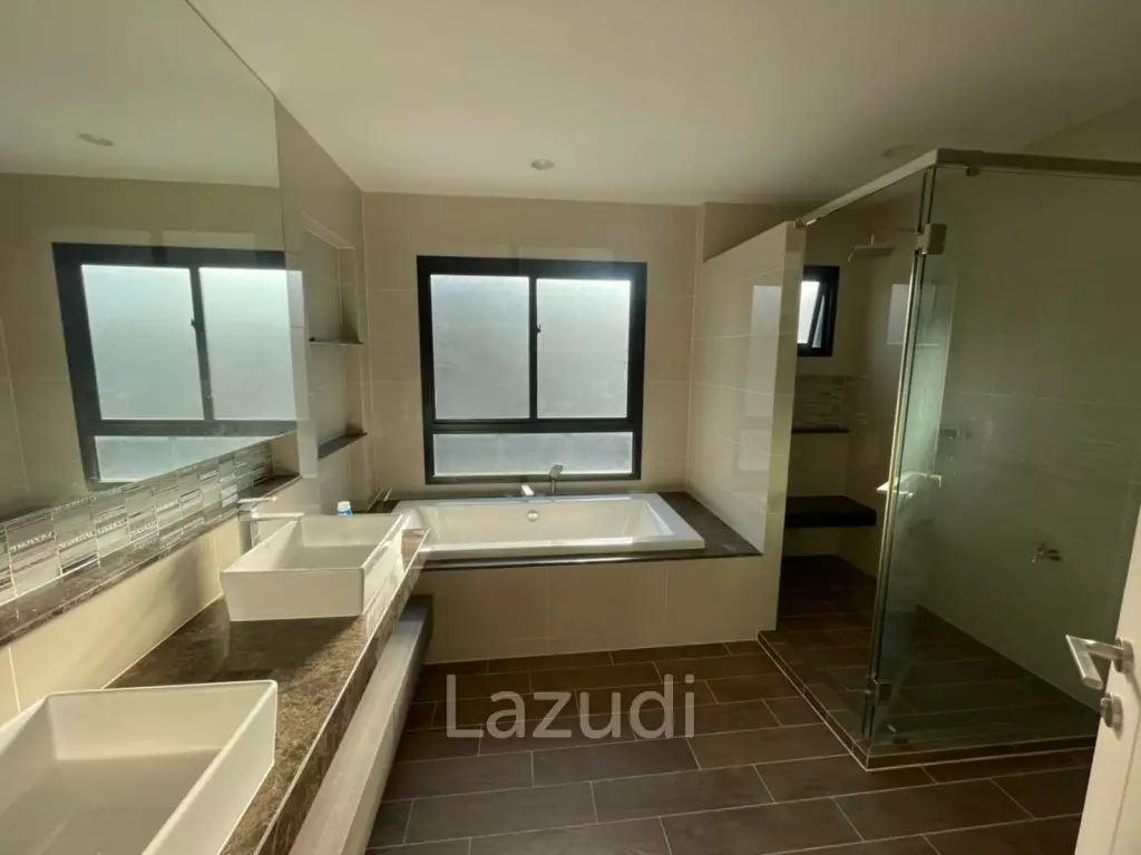 Burasiri Bangna 5 Bed 5 Bath Detached house for sale