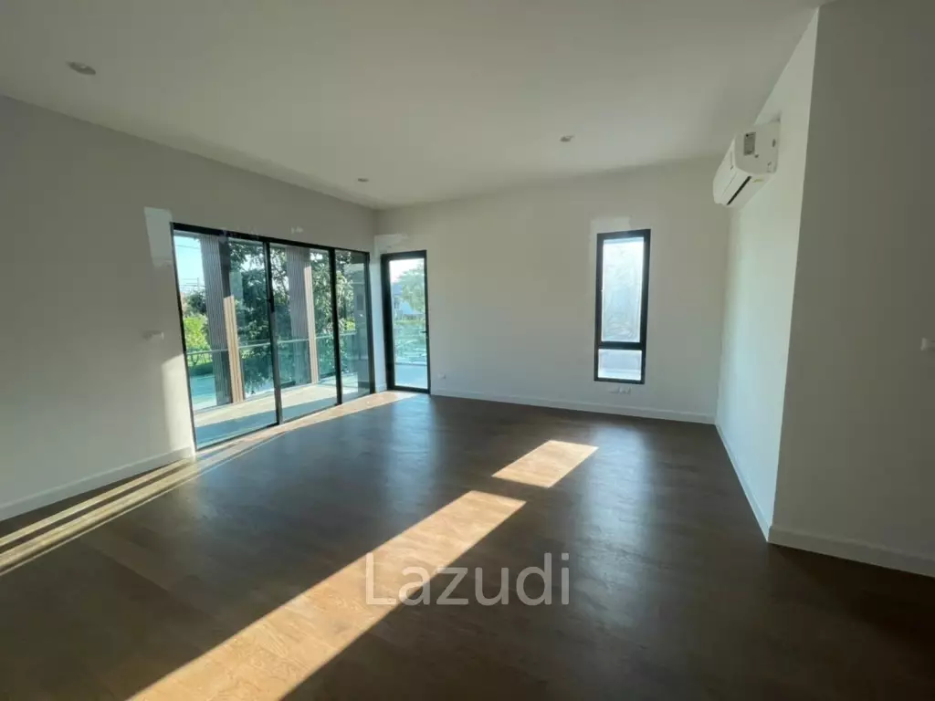 Burasiri Bangna 5 Bed 5 Bath Detached house for sale