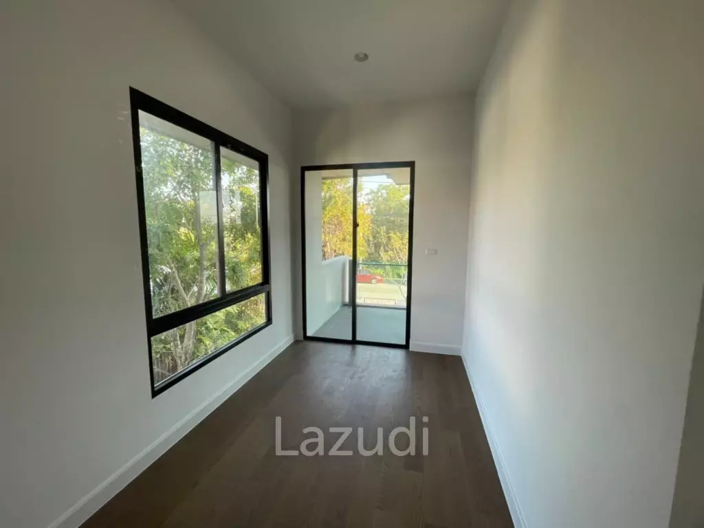Burasiri Bangna 5 Bed 5 Bath Detached house for sale