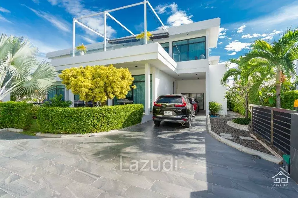 LA LUA : Outstanding 4 Bed Pool Villa on Resort Development close to Banyan Golf Course