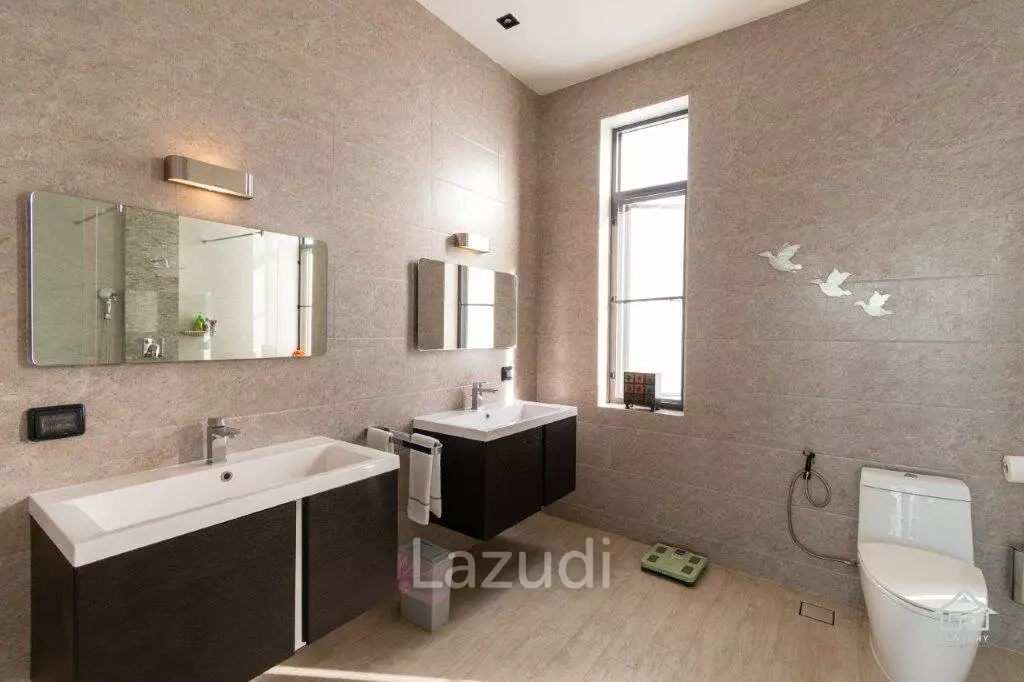 LA LUA : Outstanding 4 Bed Pool Villa on Resort Development close to Banyan Golf Course