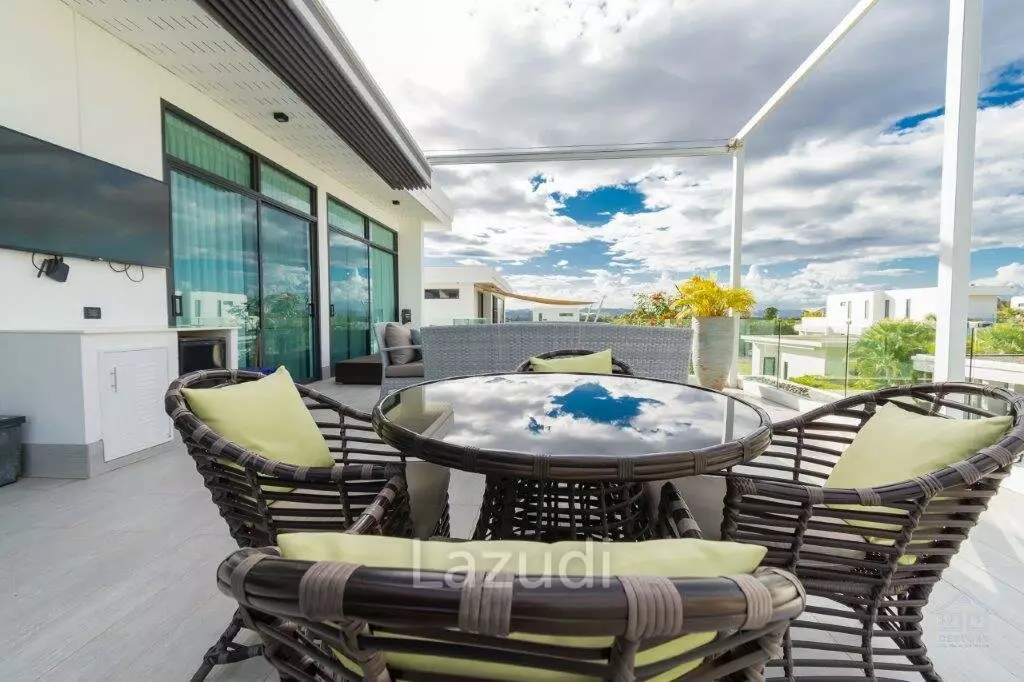 LA LUA : Outstanding 4 Bed Pool Villa on Resort Development close to Banyan Golf Course