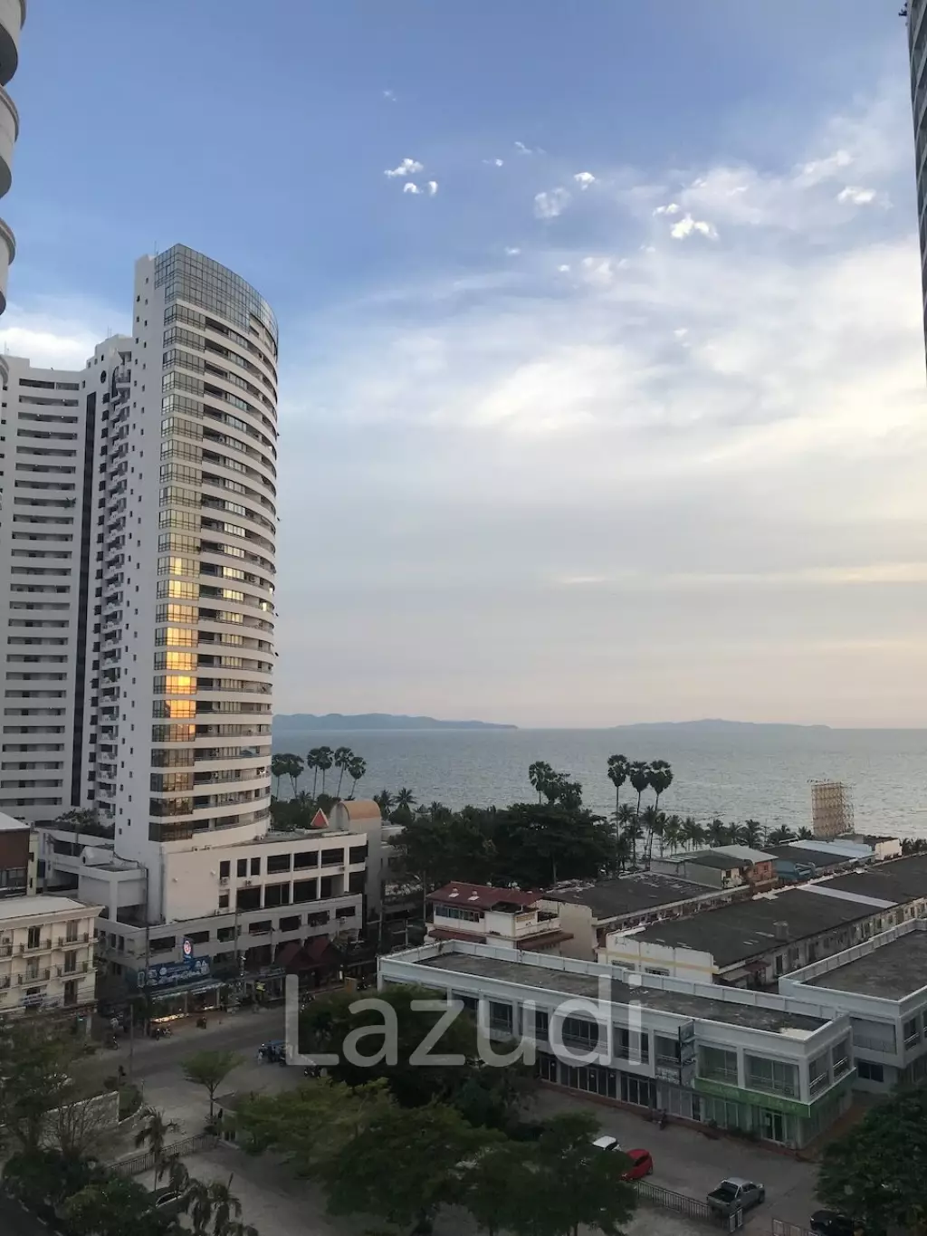 3 Bed 3 Bath Jomtien Complex Condotel For sale