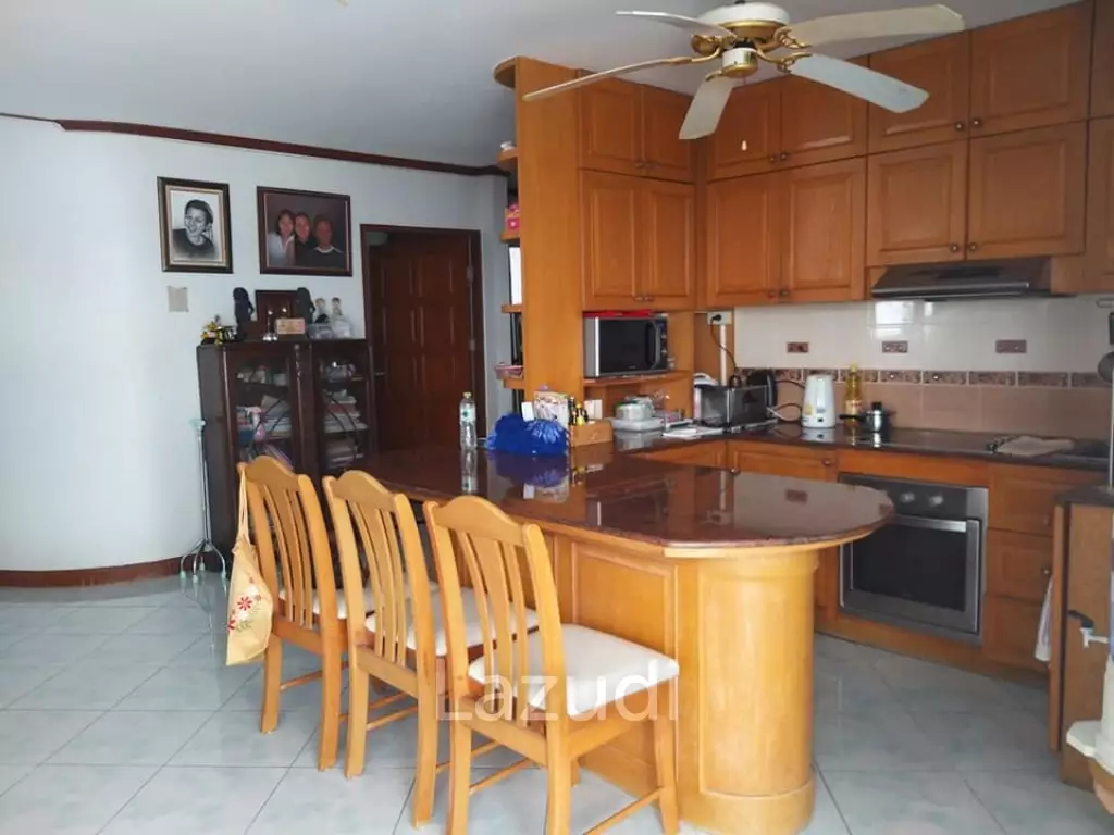 3 Bed 3 Bath Jomtien Complex Condotel For sale