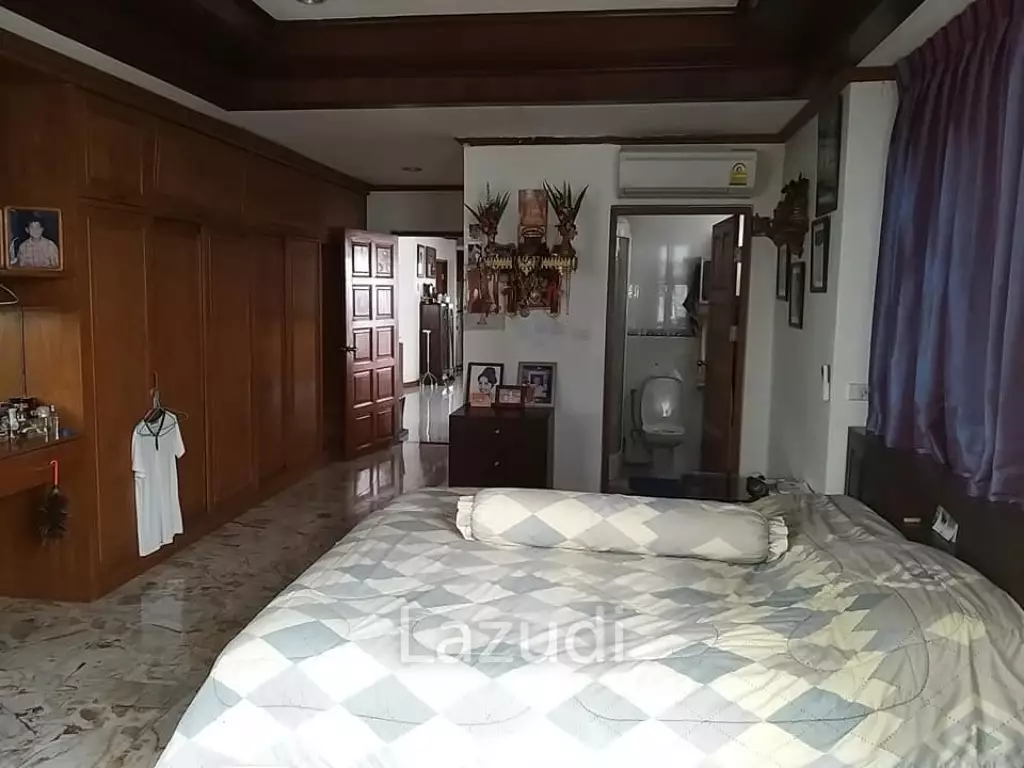 3 Bed 3 Bath Jomtien Complex Condotel For sale