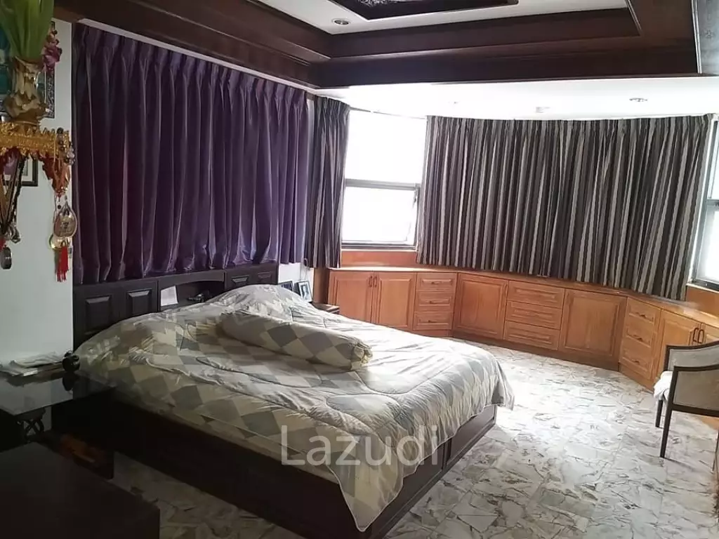 3 Bed 3 Bath Jomtien Complex Condotel For sale