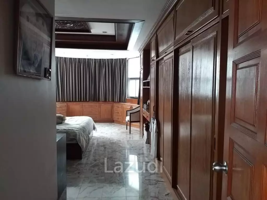 3 Bed 3 Bath Jomtien Complex Condotel For sale