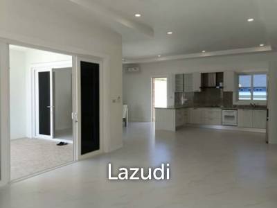 BAAN YU YEN : 4 bed Pool Villa in Countryside setting