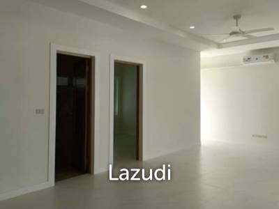 BAAN YU YEN : 4 bed Pool Villa in Countryside setting