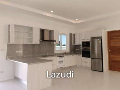 BAAN YU YEN : 4 bed Pool Villa in Countryside setting