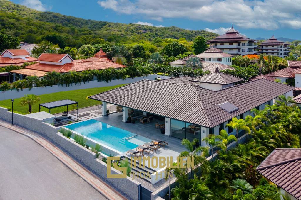 5 Bedroom, Super Luxurious and Exclusive Pool Villa