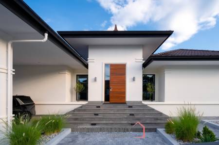 5 Bedroom, Super Luxurious and Exclusive Pool Villa