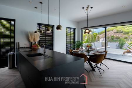 5 Bedroom, Super Luxurious and Exclusive Pool Villa