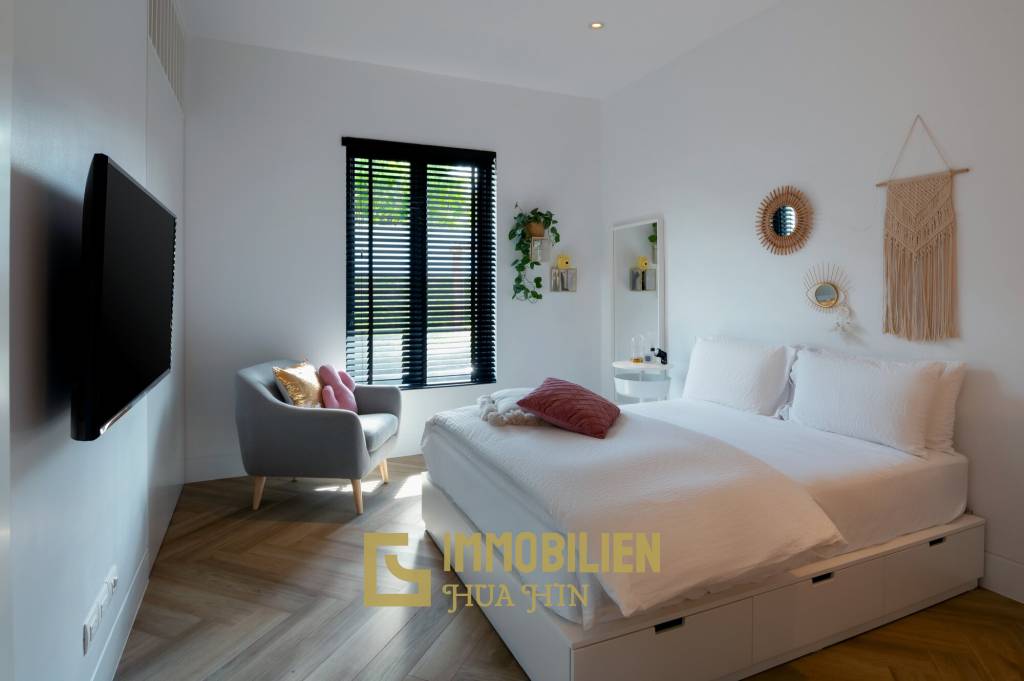 1,337 qm 5 Bett 4 Bad Villa Für Verkauf