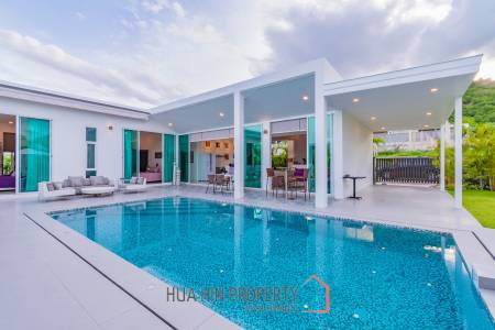 Modern Style 3 Bedroom Pool Villa