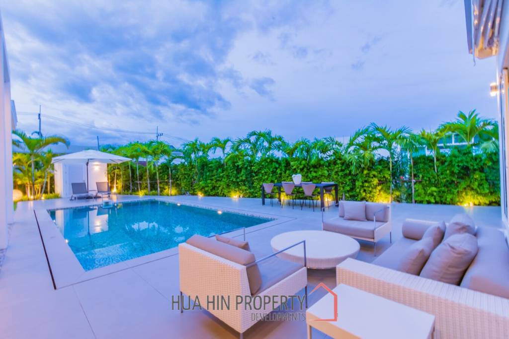 Modern Style 3 Bedroom Pool Villa