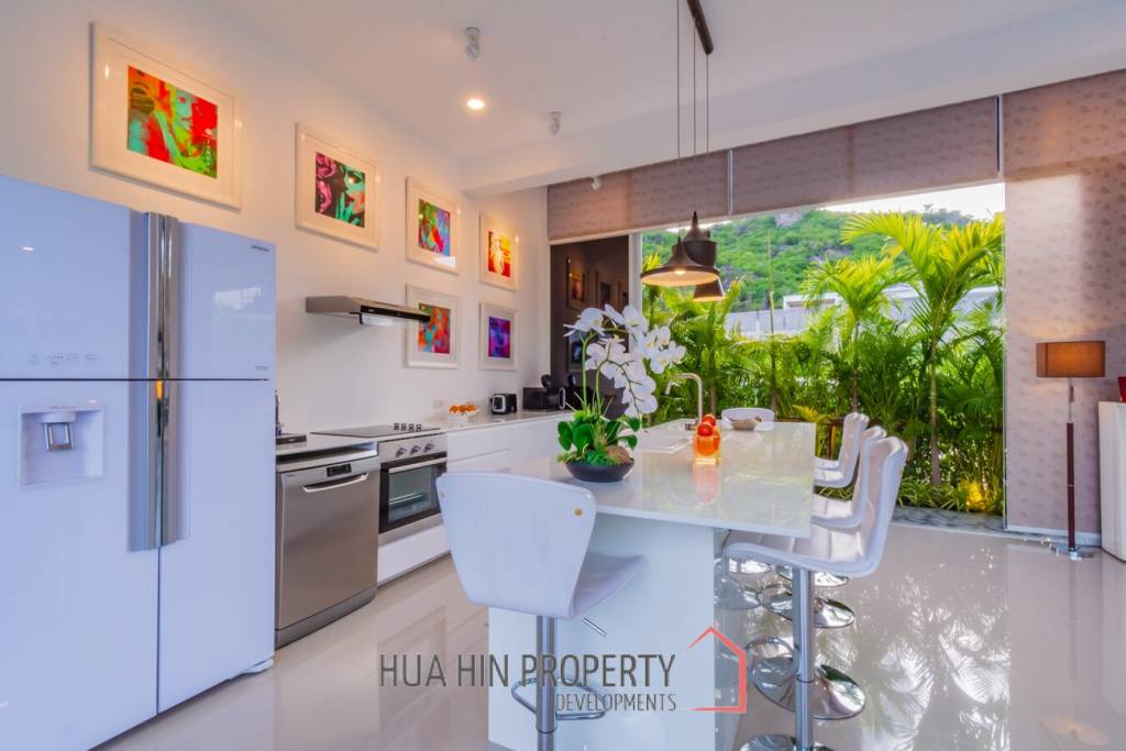 Modern Style 3 Bedroom Pool Villa