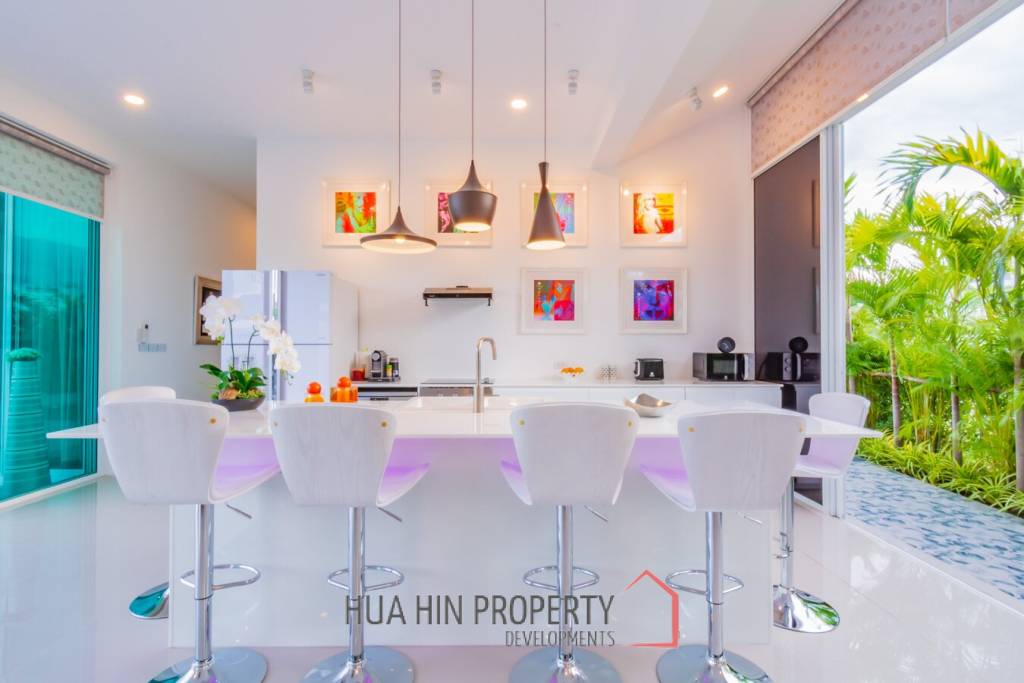 Modern Style 3 Bedroom Pool Villa