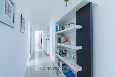 Modern Style 3 Bedroom Pool Villa