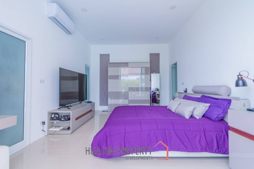 Modern Style 3 Bedroom Pool Villa