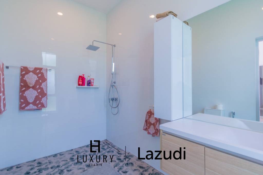 Modern Style 3 Bedroom Pool Villa