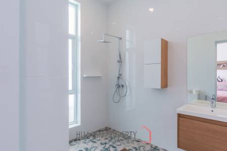 Modern Style 3 Bedroom Pool Villa