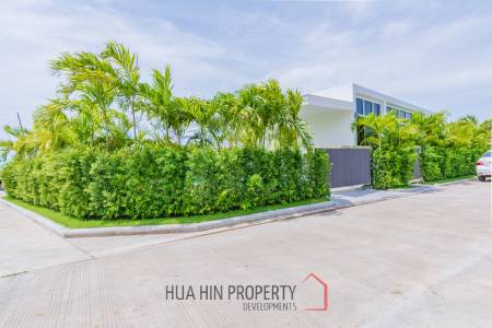Modern Style 3 Bedroom Pool Villa