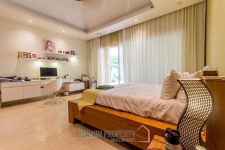 Baan Ing Phu Luxury Pool Villa with Mountain View For Sale