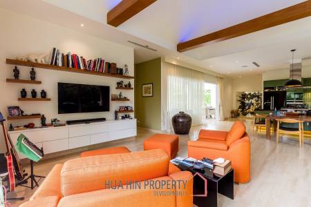 Baan Ing Phu Luxury Pool Villa with Mountain View For Sale