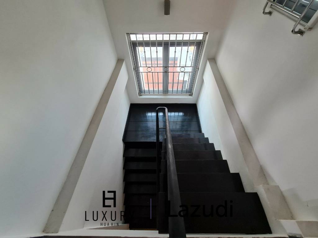 516 Sqm 4 Bed 3 Bath Villa For Sale