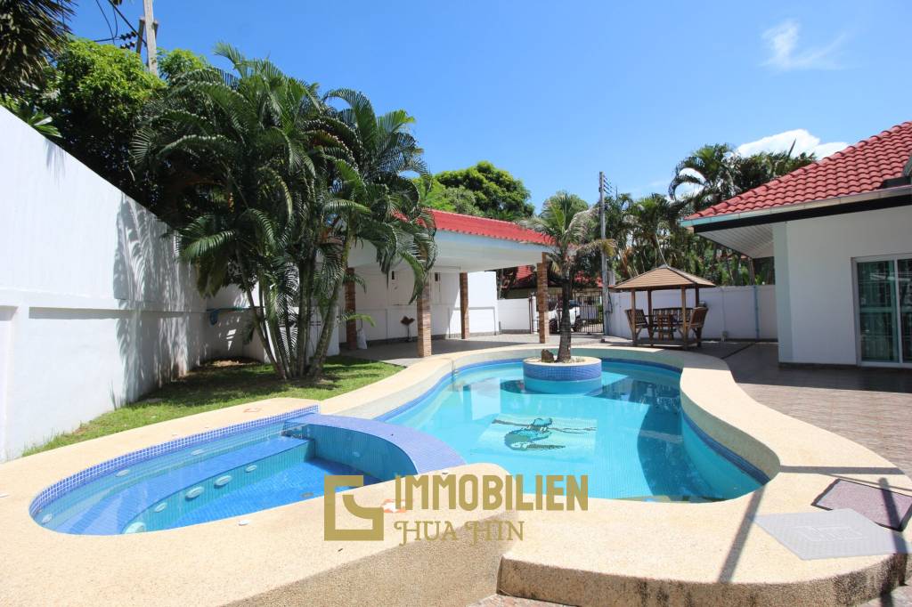 Secluded 3 Bed Pool Villa – very close to Hua Hin town