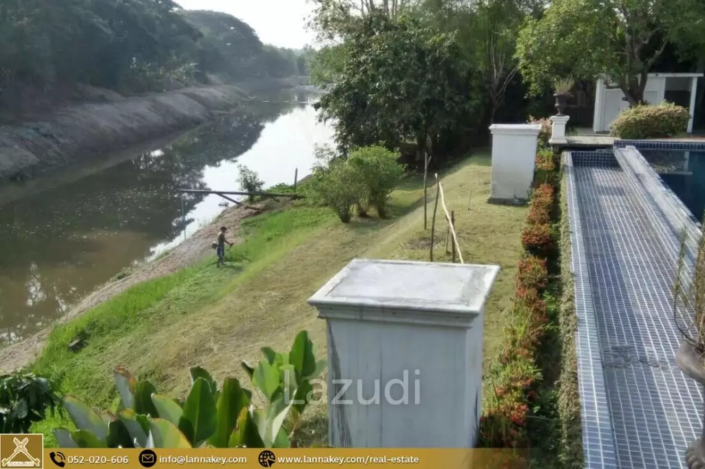 Villa with Swimming pool For Sale Next to the Ping River.