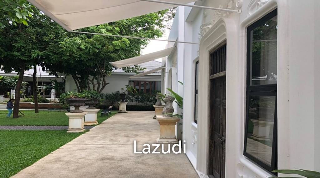 Villa with Swimming pool For Sale Next to the Ping River.