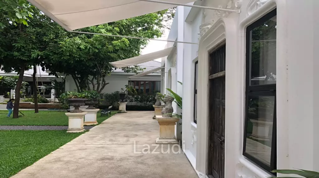 Villa with Swimming pool For Sale Next to the Ping River.