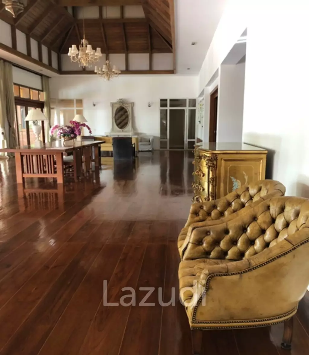 Villa with Swimming pool For Sale Next to the Ping River.