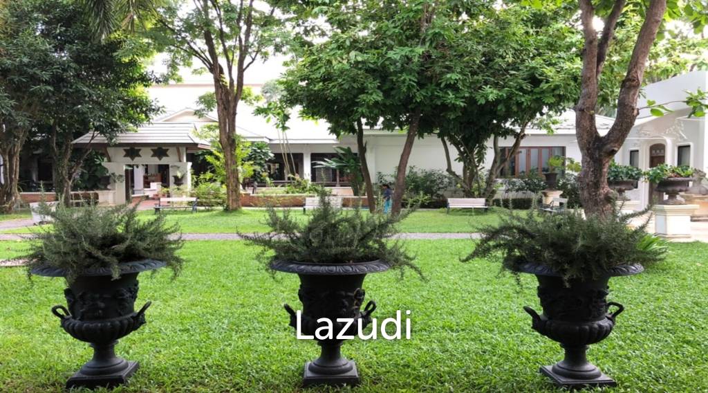 Villa with Swimming pool For Sale Next to the Ping River.