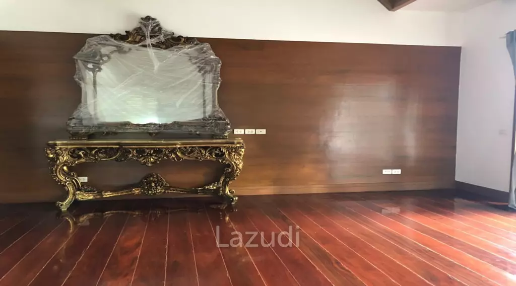 Villa with Swimming pool For Sale Next to the Ping River.