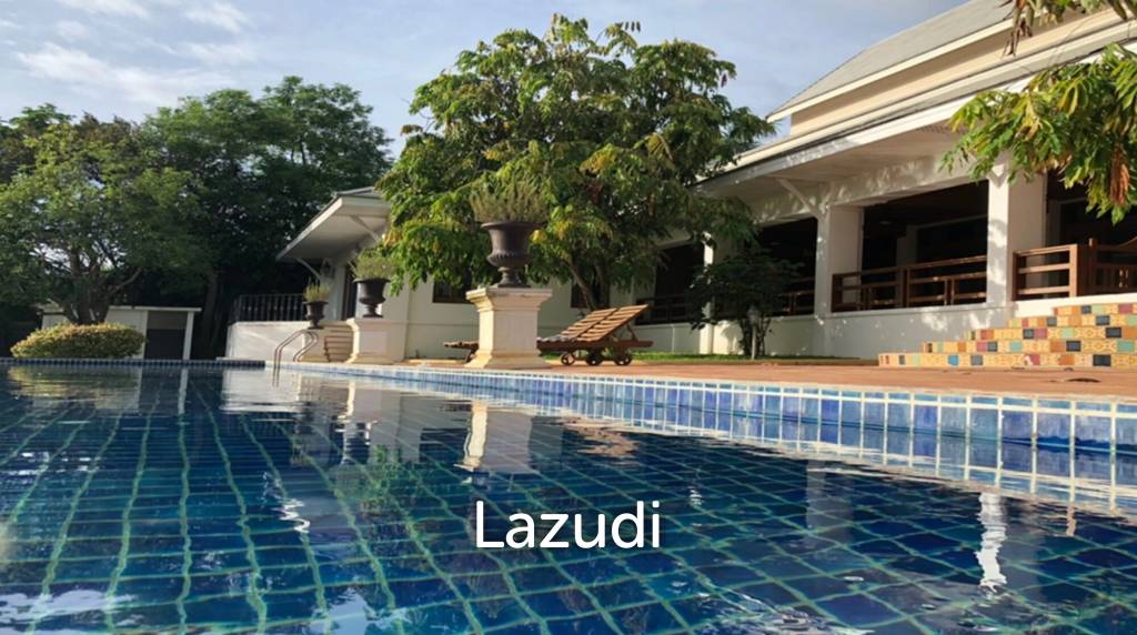 Villa with Swimming pool For Sale Next to the Ping River.