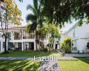 Villa with Swimming pool For Sale Next to the Ping River.