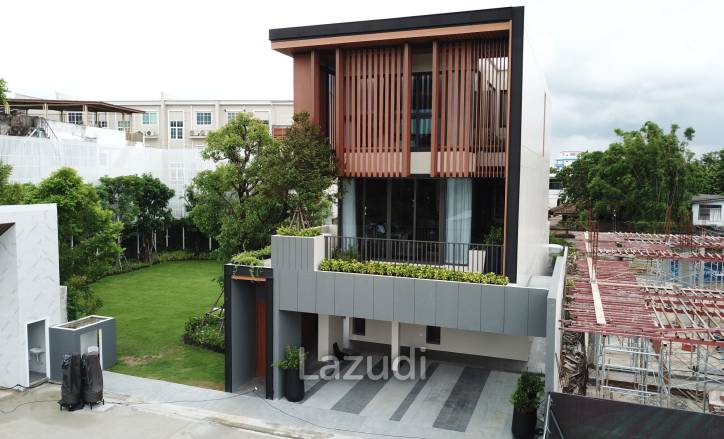 4 Bed 5 Bath 467 SQ.M.  Altitude Mastery Sukhumvit