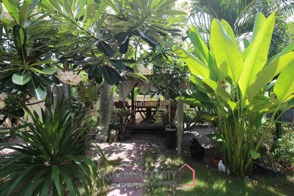 Excellent Location Private Villa Ideal For Pub or Restaurant on Soi 102 For Sale