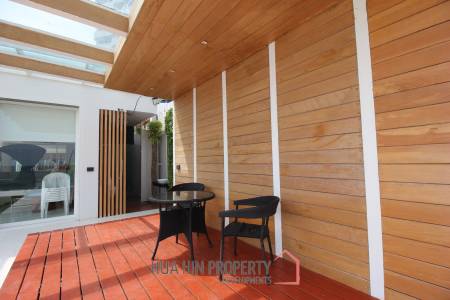 Absolute Beachfront – Modern Design 6 Bedroom Villa