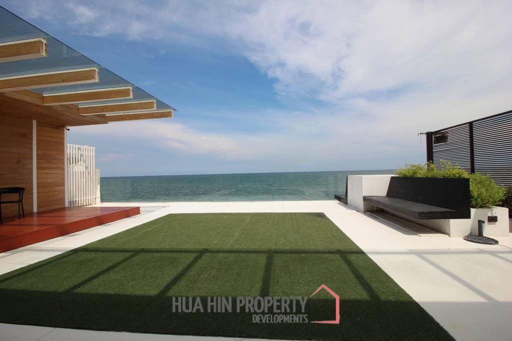Absolute Beachfront – Modern Design 6 Bedroom Villa