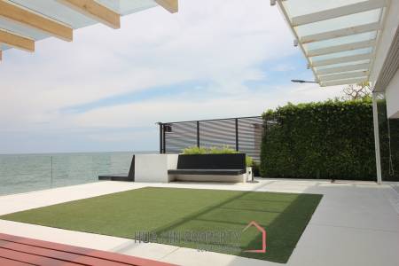 Absolute Beachfront – Modern Design 6 Bedroom Villa