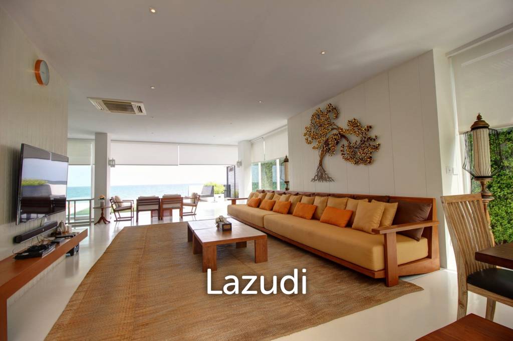Absolute Beachfront – Modern Design 6 Bedroom Villa
