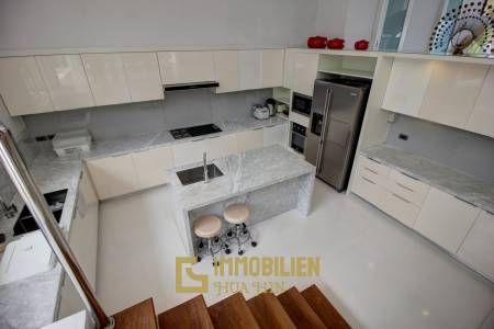 1,350 metro cuadrado 6 ` 8 Baño Villa de Venta