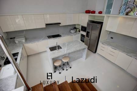 1,350 qm 6 Bett 8 Bad Villa Für Verkauf