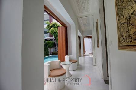 Absolute Beachfront – Modern Design 6 Bedroom Villa