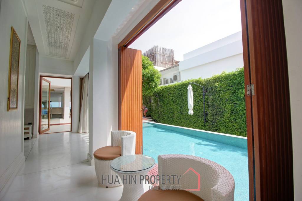 Absolute Beachfront – Modern Design 6 Bedroom Villa