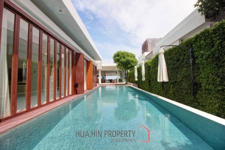 Absolute Beachfront – Modern Design 6 Bedroom Villa